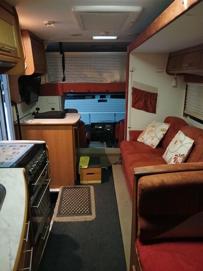 2009 Winnebago Longreach