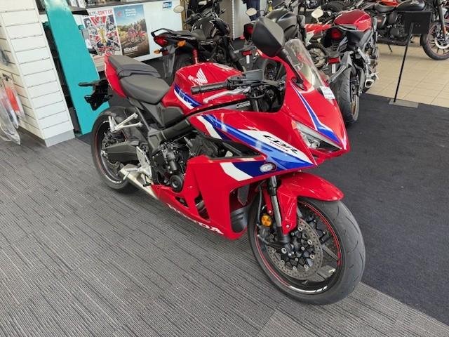 2025 Honda CBR650R E-Clutch CBR 650 Red