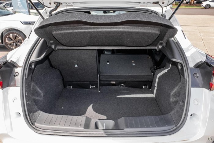 2025 Nissan JUKE ST+ F16 MY25 Pearl White