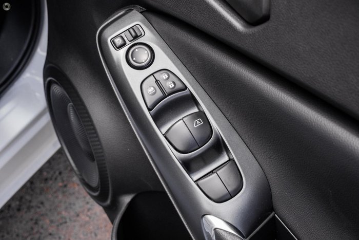 2025 Nissan JUKE ST+ F16 MY25 Pearl White