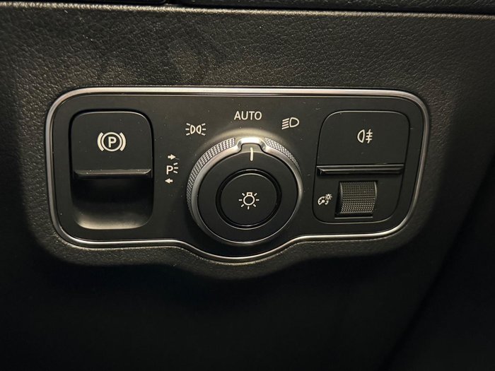 2019 Mercedes-Benz B-Class B180