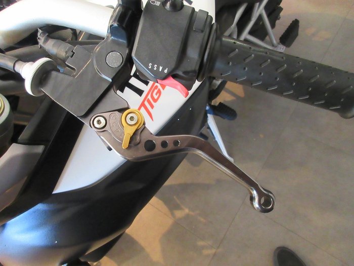 2011 Triumph Tiger 800 ABS Tiger White