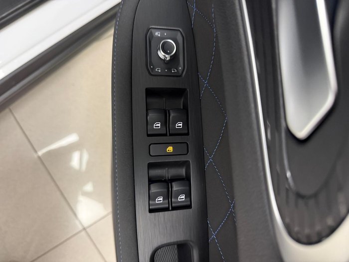 2025 GWM Ora Lux ES11 Hamilton White / Black Roof