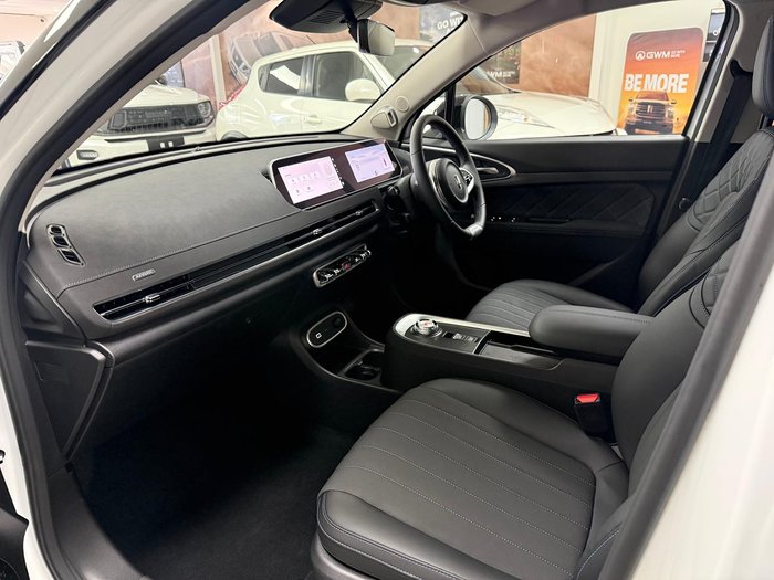 2025 GWM Ora Lux ES11 Hamilton White / Black Roof