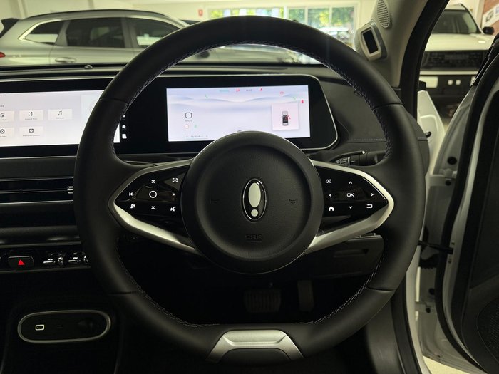 2025 GWM Ora Lux ES11 Hamilton White / Black Roof