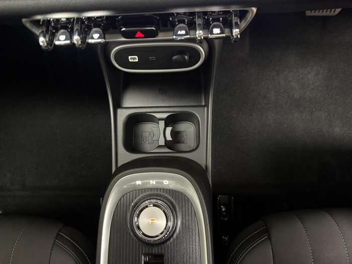 2025 GWM Ora Lux ES11 Hamilton White / Black Roof