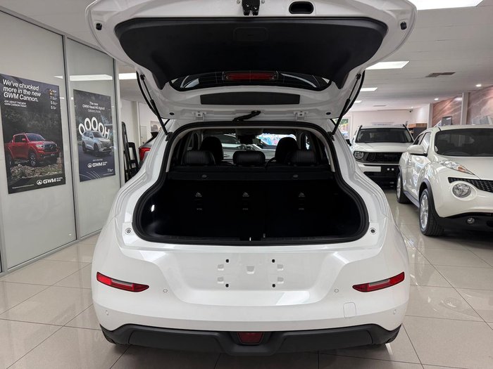 2025 GWM Ora Lux ES11 Hamilton White / Black Roof