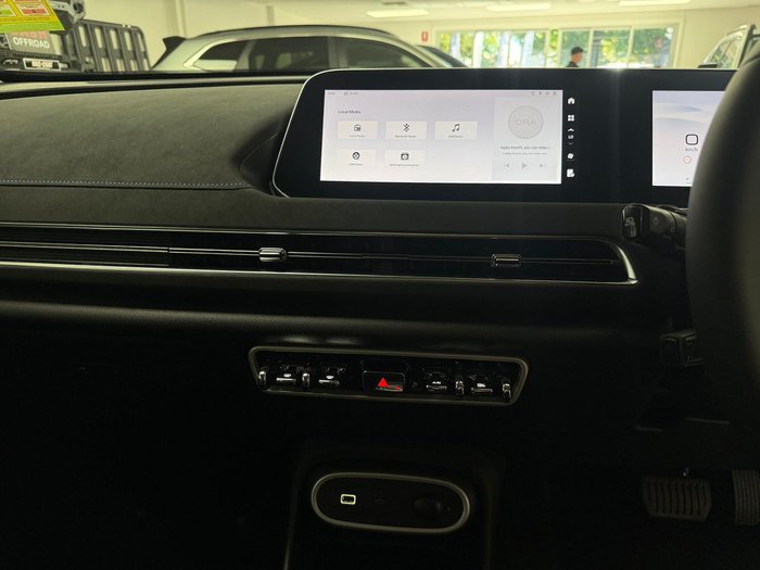 2025 GWM Ora Lux ES11 Hamilton White / Black Roof