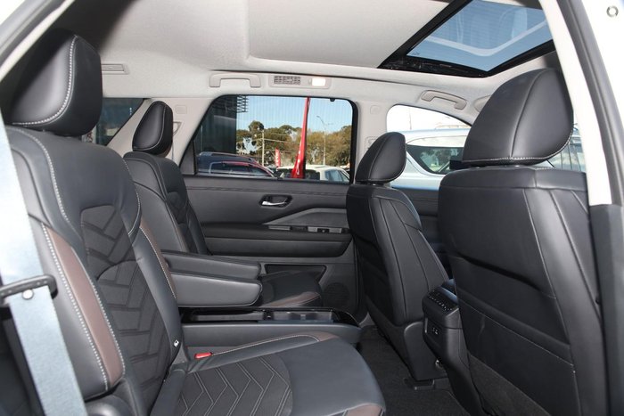 2024 Nissan Pathfinder Ti-L R53 MY24 4X4 On Demand Ivory Pearl/Super Black