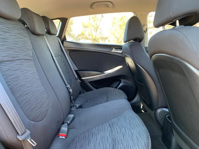 2016 Hyundai Accent Active