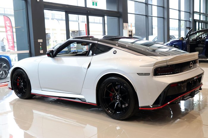 2025 Nissan Z NISMO Z34 MY25 Ivory Pearl with Super Black Roof