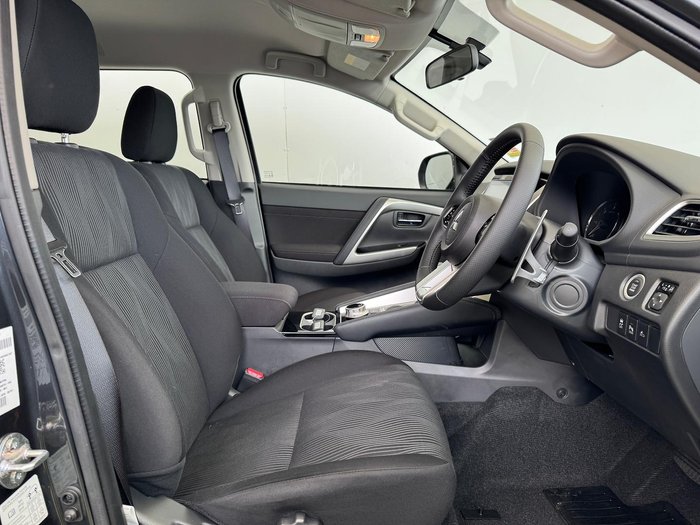 2024 Mitsubishi Pajero Sport GLX