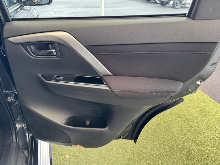 2024 Mitsubishi Pajero Sport GLX