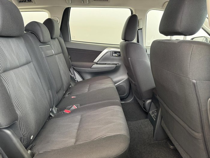 2024 Mitsubishi Pajero Sport GLX