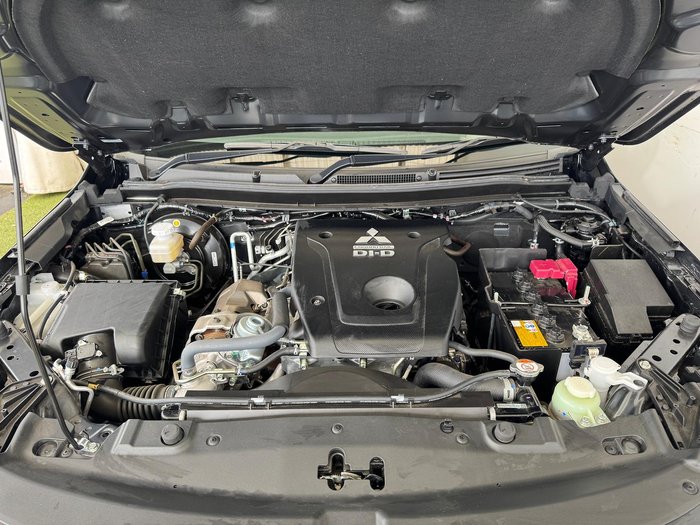 2024 Mitsubishi Pajero Sport GLX