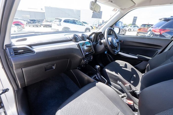 2017 Suzuki Swift GL Navigator