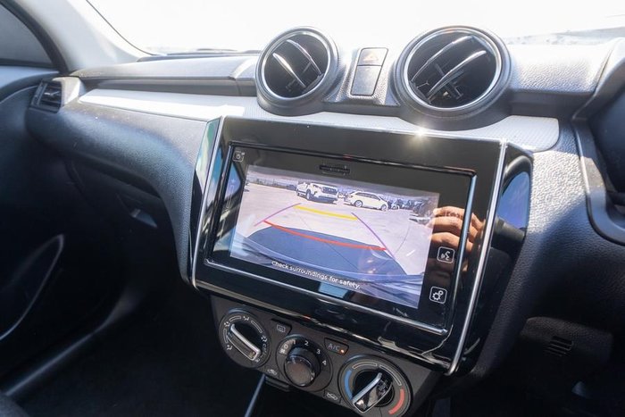 2017 Suzuki Swift GL Navigator