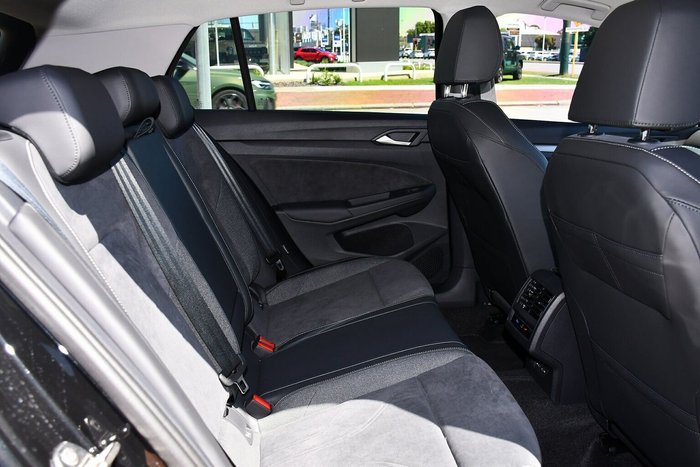 2025 Volkswagen Golf 110TSI Style