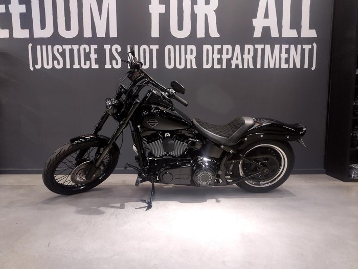 2010 Harley-Davidson Softail Custom 1584 (FXSTC) Softail Black