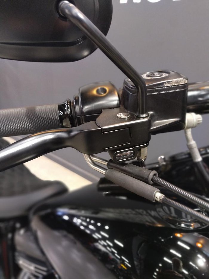 2010 Harley-Davidson Softail Custom 1584 (FXSTC) Softail Black