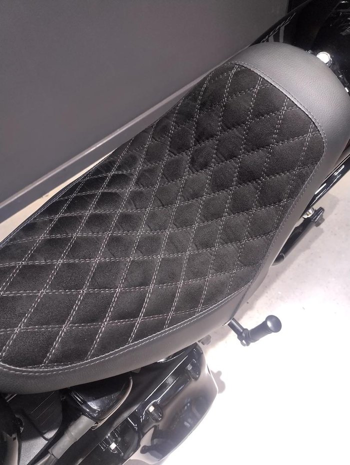 2010 Harley-Davidson Softail Custom 1584 (FXSTC) Softail Black