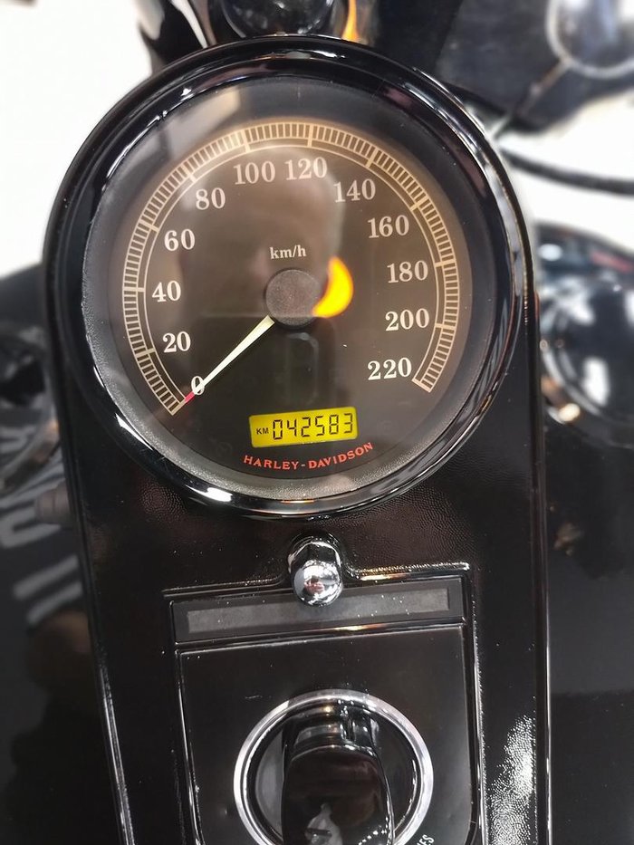 2010 Harley-Davidson Softail Custom 1584 (FXSTC) Softail Black