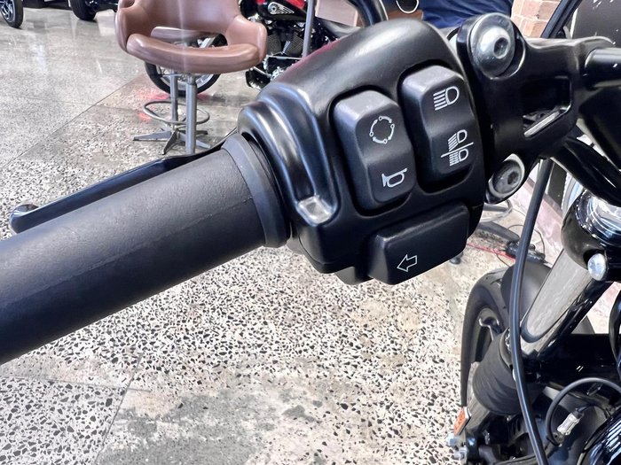 2019 Harley-Davidson Iron 883 (XL883N) Sportster Black