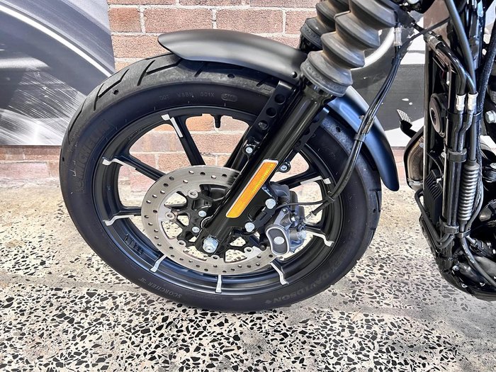 2019 Harley-Davidson Iron 883 (XL883N) Sportster Black