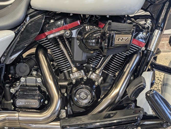 2020 Harley-Davidson CVO Street Glide 117 (FLHXSE) Touring