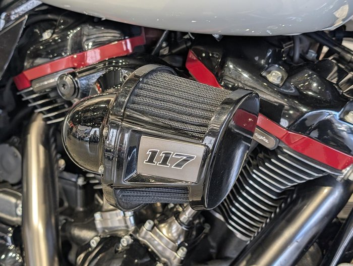 2020 Harley-Davidson CVO Street Glide 117 (FLHXSE) Touring