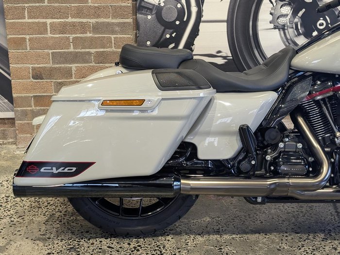 2020 Harley-Davidson CVO Street Glide 117 (FLHXSE) Touring