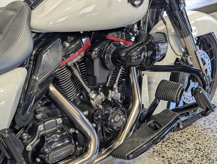 2020 Harley-Davidson CVO Street Glide 117 (FLHXSE) Touring