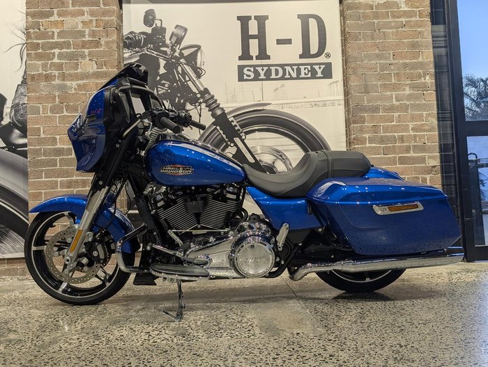 2025 Harley-Davidson Street Glide 117 (FLHX) Touring Blue