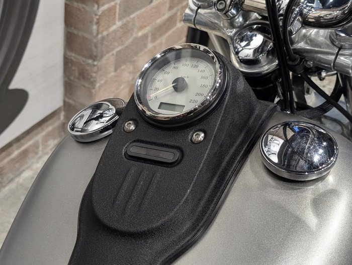 2008 Harley-Davidson Dyna Street Bob 96 (FXDB) Dyna Silver