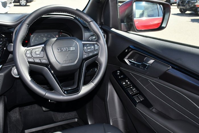 2025 Isuzu MU-X LS-T