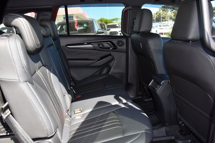 2025 Isuzu MU-X LS-T