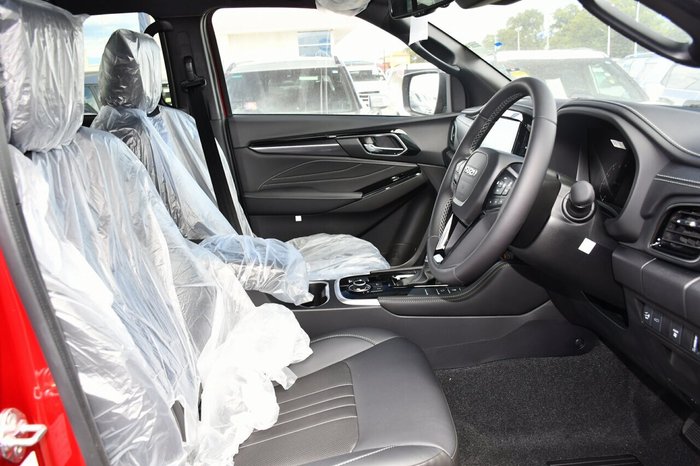 2025 Isuzu MU-X LS-T