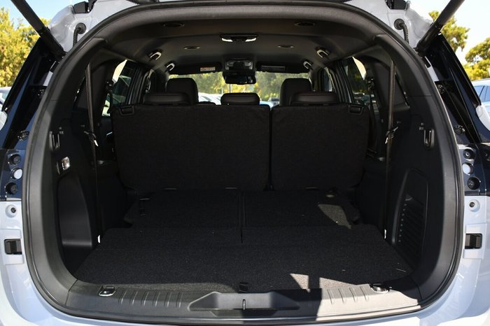 2025 Isuzu MU-X X-TERRAIN