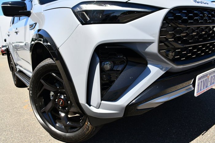 2025 Isuzu MU-X X-TERRAIN