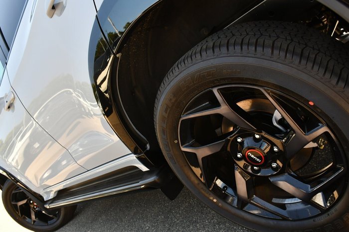 2025 Isuzu MU-X X-TERRAIN