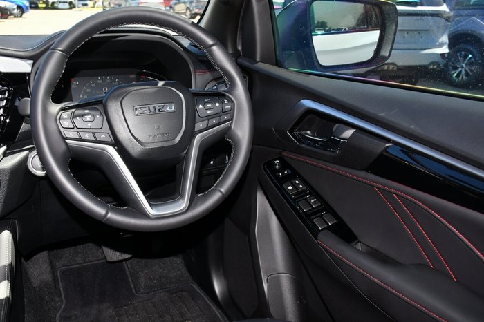 2025 Isuzu MU-X X-TERRAIN