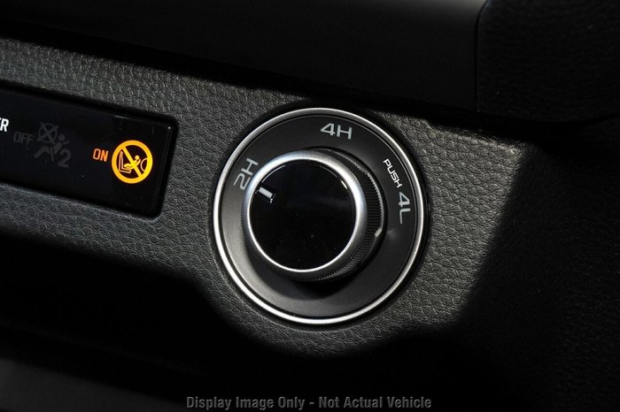 2025 Isuzu D-MAX BLADE