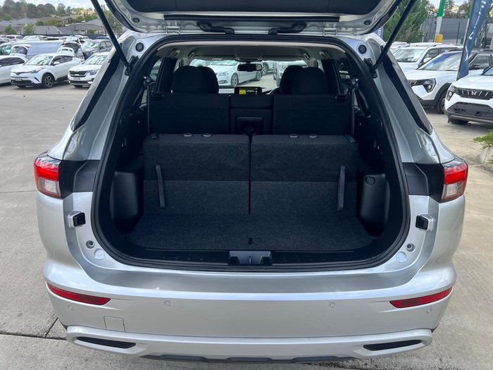 2024 Mitsubishi Outlander LS