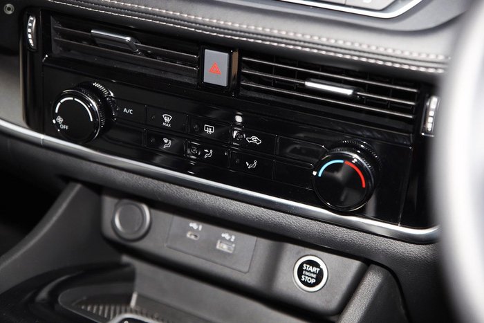 2025 Nissan X-TRAIL ST