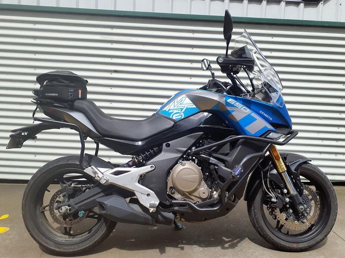 2022 CFMOTO 650MT MT Blue