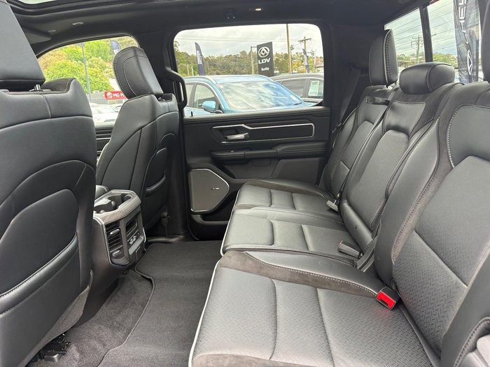 2025 RAM 1500 Laramie Sport Hurricane SO RamBox DT MY25 4X4 Dual Range Diamond Black