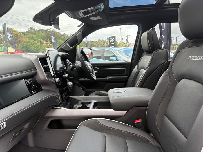 2025 RAM 1500 Laramie Sport Hurricane SO RamBox DT MY25 4X4 Dual Range Diamond Black