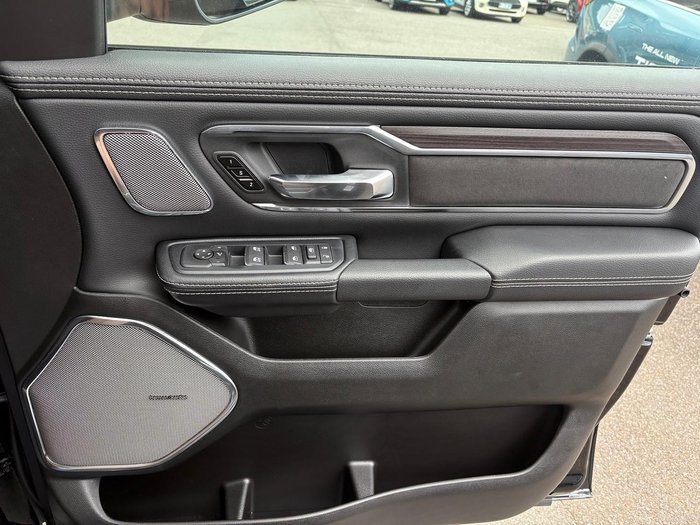 2025 RAM 1500 Laramie Sport Hurricane SO RamBox DT MY25 4X4 Dual Range Diamond Black