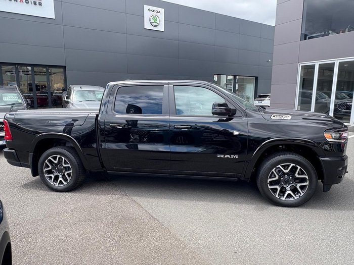 2025 RAM 1500 Laramie Sport Hurricane SO RamBox DT MY25 4X4 Dual Range Diamond Black