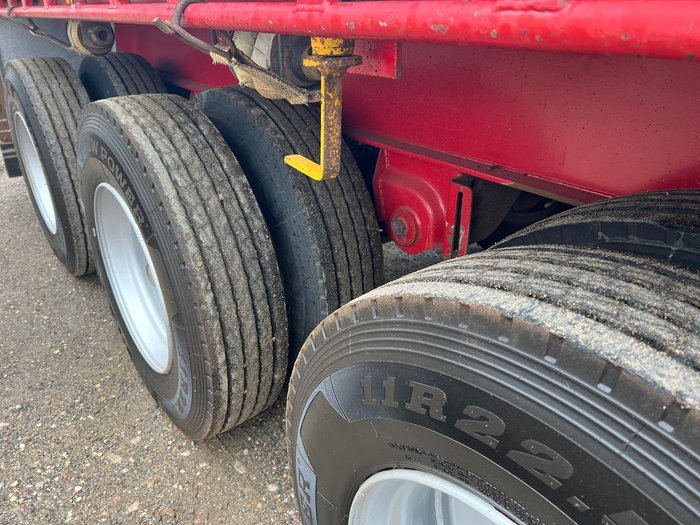 2012 CIMC Tri Axle Flat Top